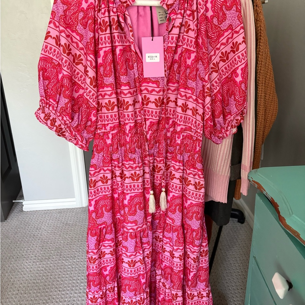 Island Ready! NWT Boutique Pink Patterned Dress Size L